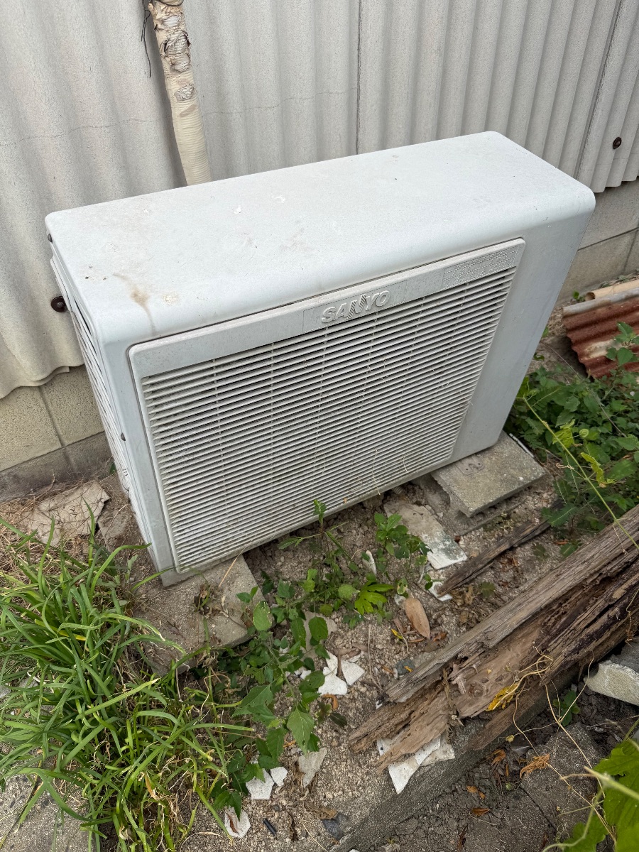 福山市でアシナガバチ駆除｜殺虫剤が効かない室外機の巣を当日対応